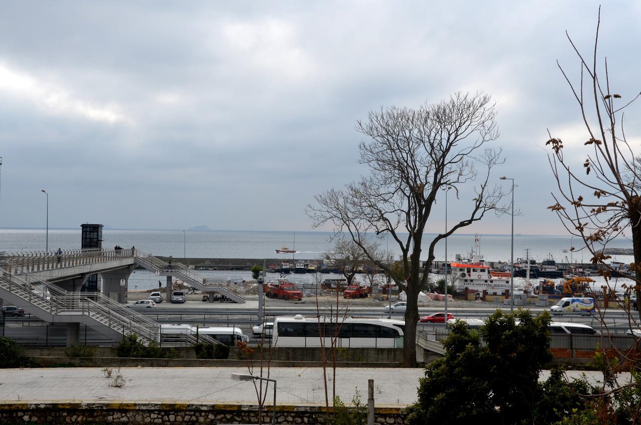Ahmet Efendi Konagi Hotel Istanbul Eksteriør billede View of the port of Huelva